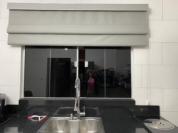 Cortina Persiana Romana Blackout Veda Luz