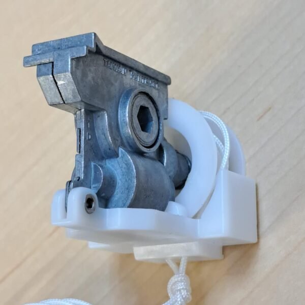 Furo hexagonal com 2 borlas para persianas horizontais (HEX... - Imagem 4